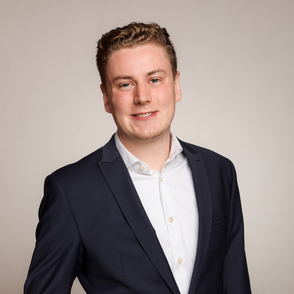 Fabian Schumacher Produktmanagement Daimler AG / MercedesBenz AG