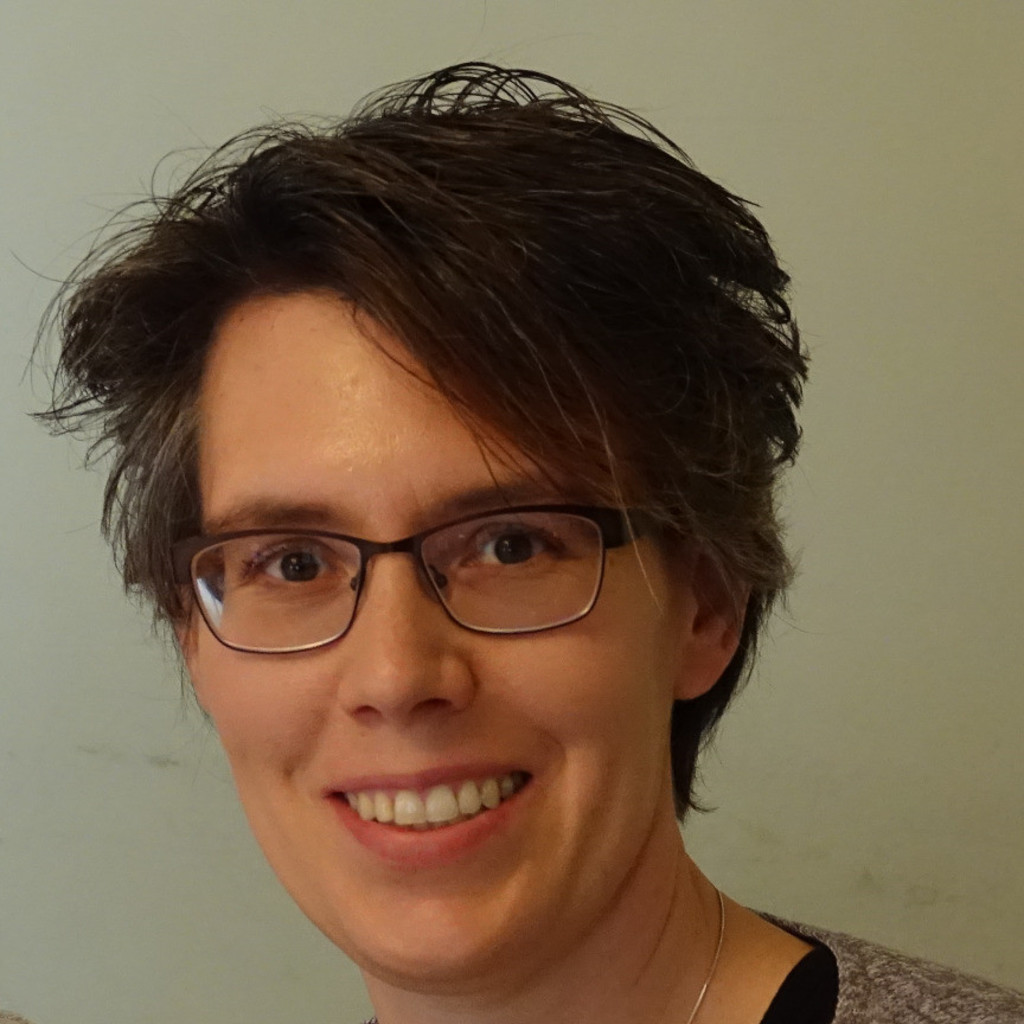 Christine Hölzl Verwaltungsangestellte Ev. Landeskirche Bayern XING