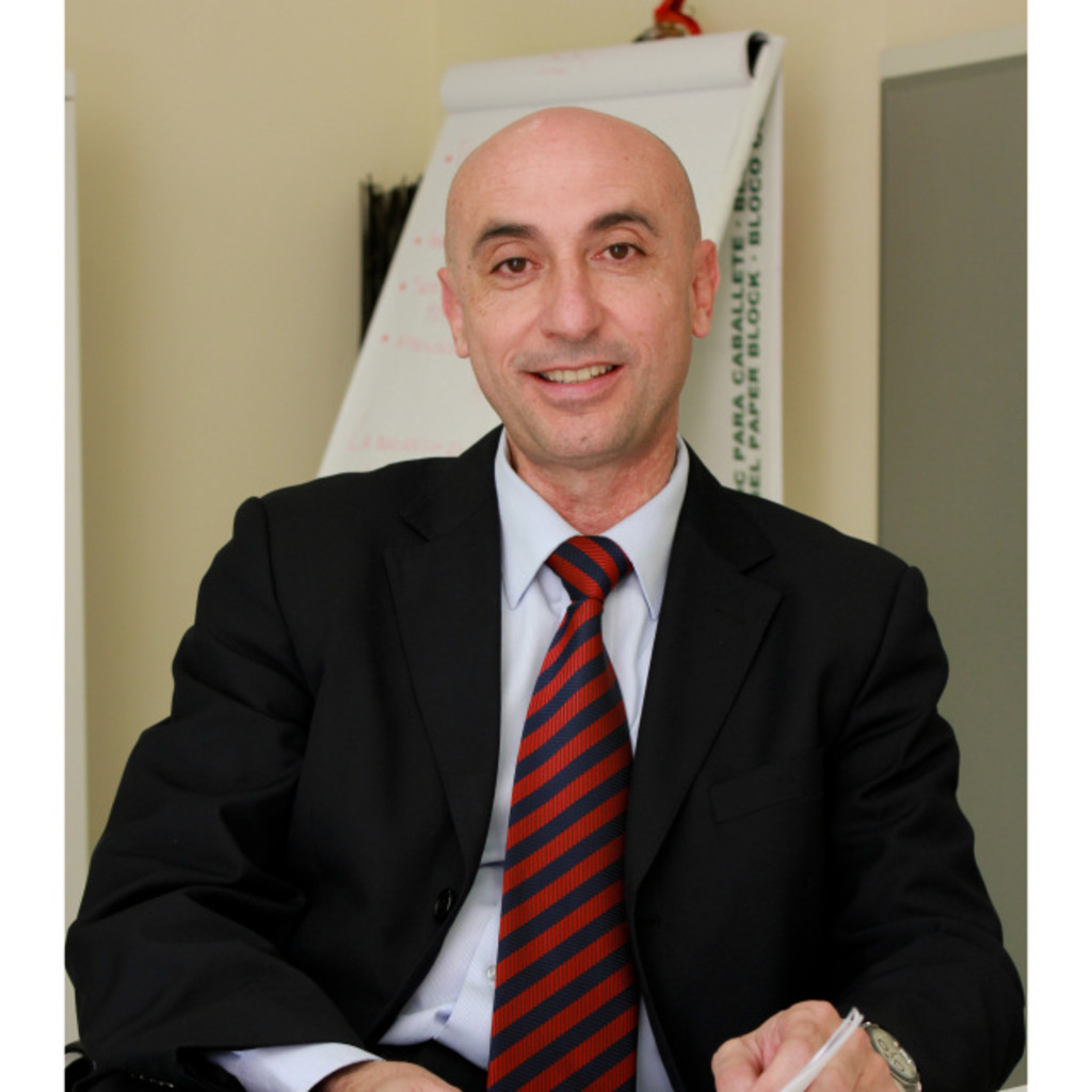 Prof. Manuel Martinez Martinez DIRECCIÓN BEMAKECREATE, S.L. XING