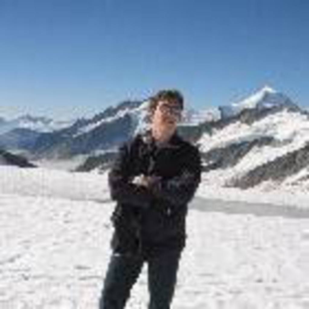 Christian Hiller COO UHNWI Western Europe Credit Suisse XING