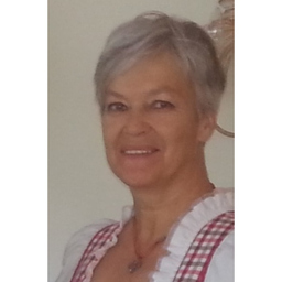 Karoline F. Hastreiter