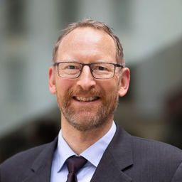 Dr. Daniel Strecker