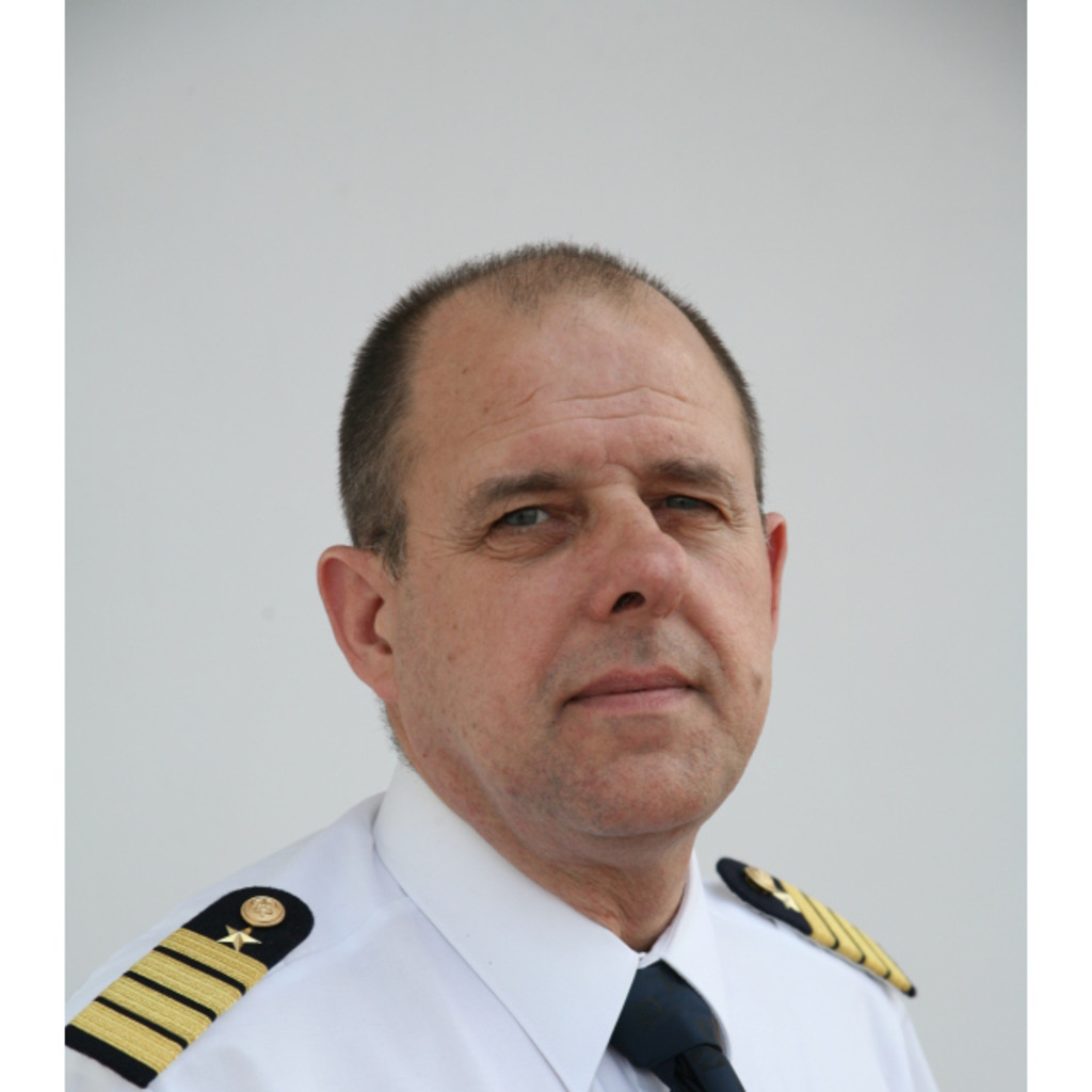 Lothar Halbauer Kapitän / Gross und Bühnenpyrotechniker, SFX und