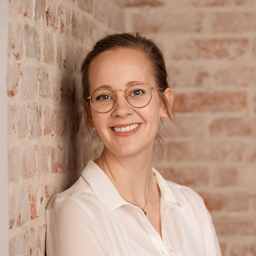 Elke Anhuth