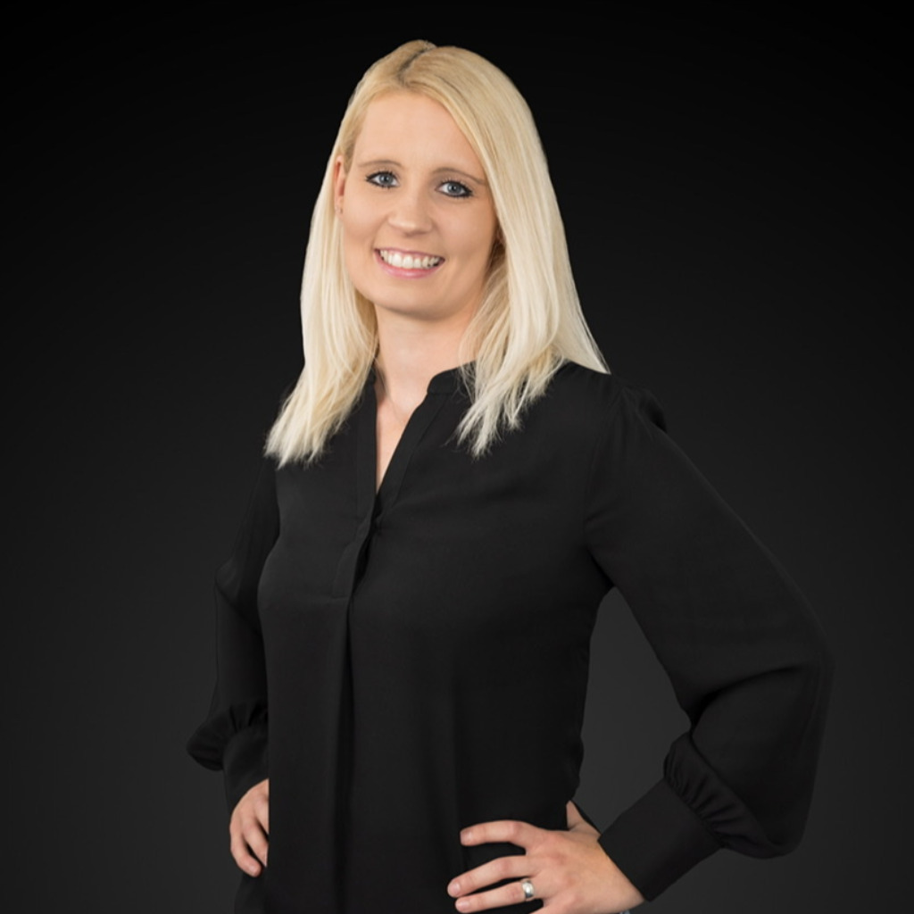 Jessica Acker - Steuerfachangestellte - AKServices GmbH | XING