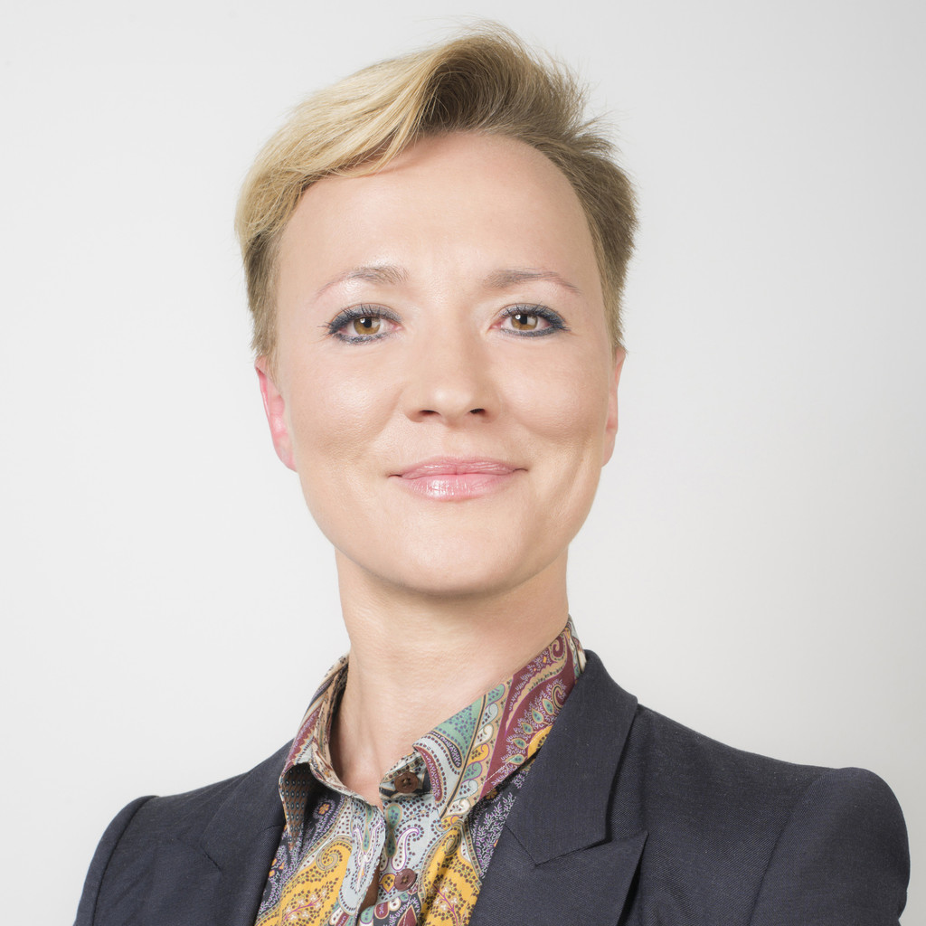 Mag. Tetyana Osevych Senior Event Specialist, Kommunikation im Raum