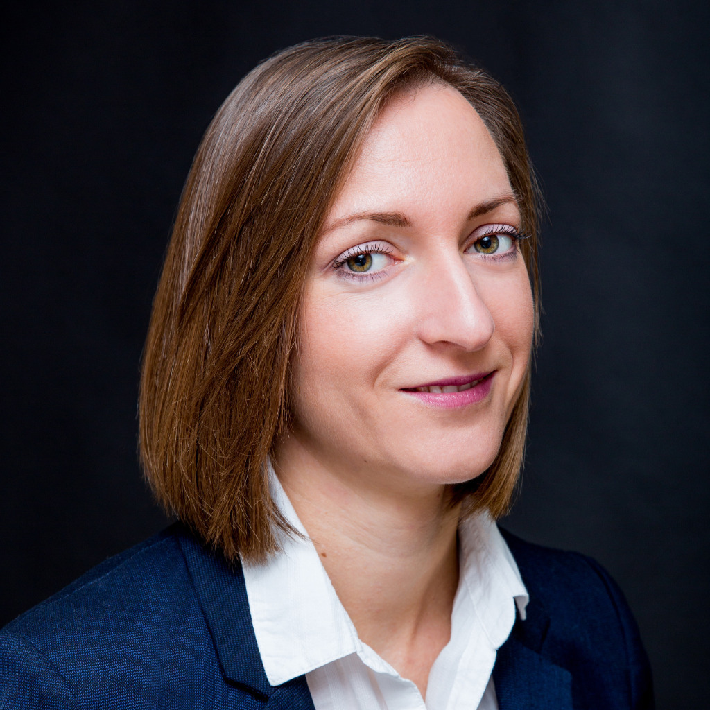 Elena Schönbach - Controllerin Sales Analytics - CSM Ingredients | XING