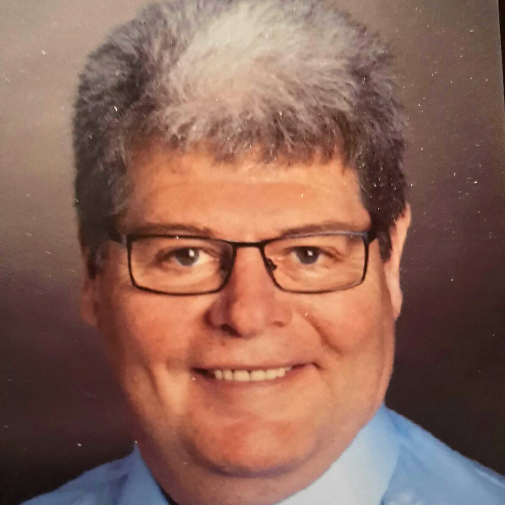 Egon Pfiffner Category Manager VAT AG XING