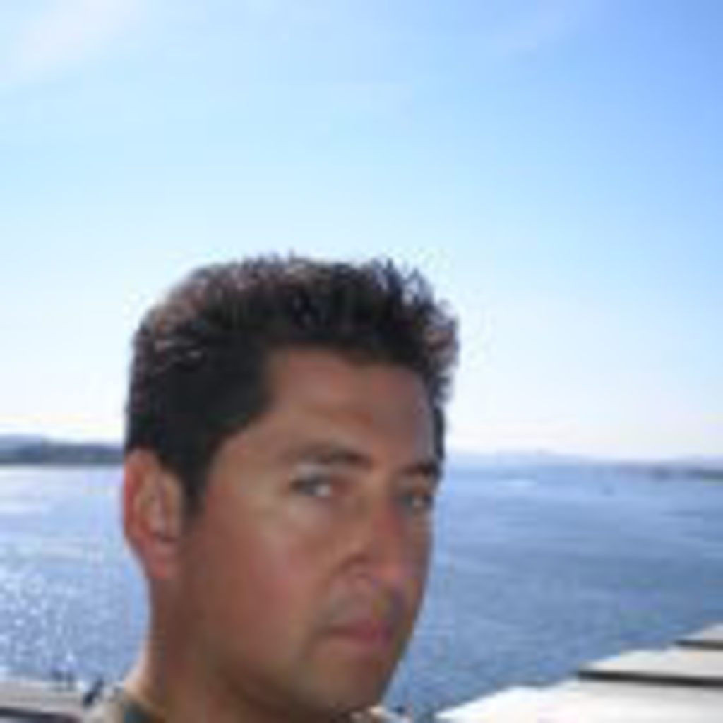 Carlos Sandoval administrador general y representante legal