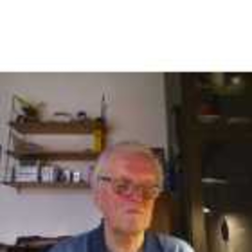 Dr. Walter Schmidt Inhaber MedroServ XING