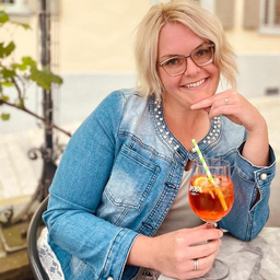 Nadine Schmitt 
