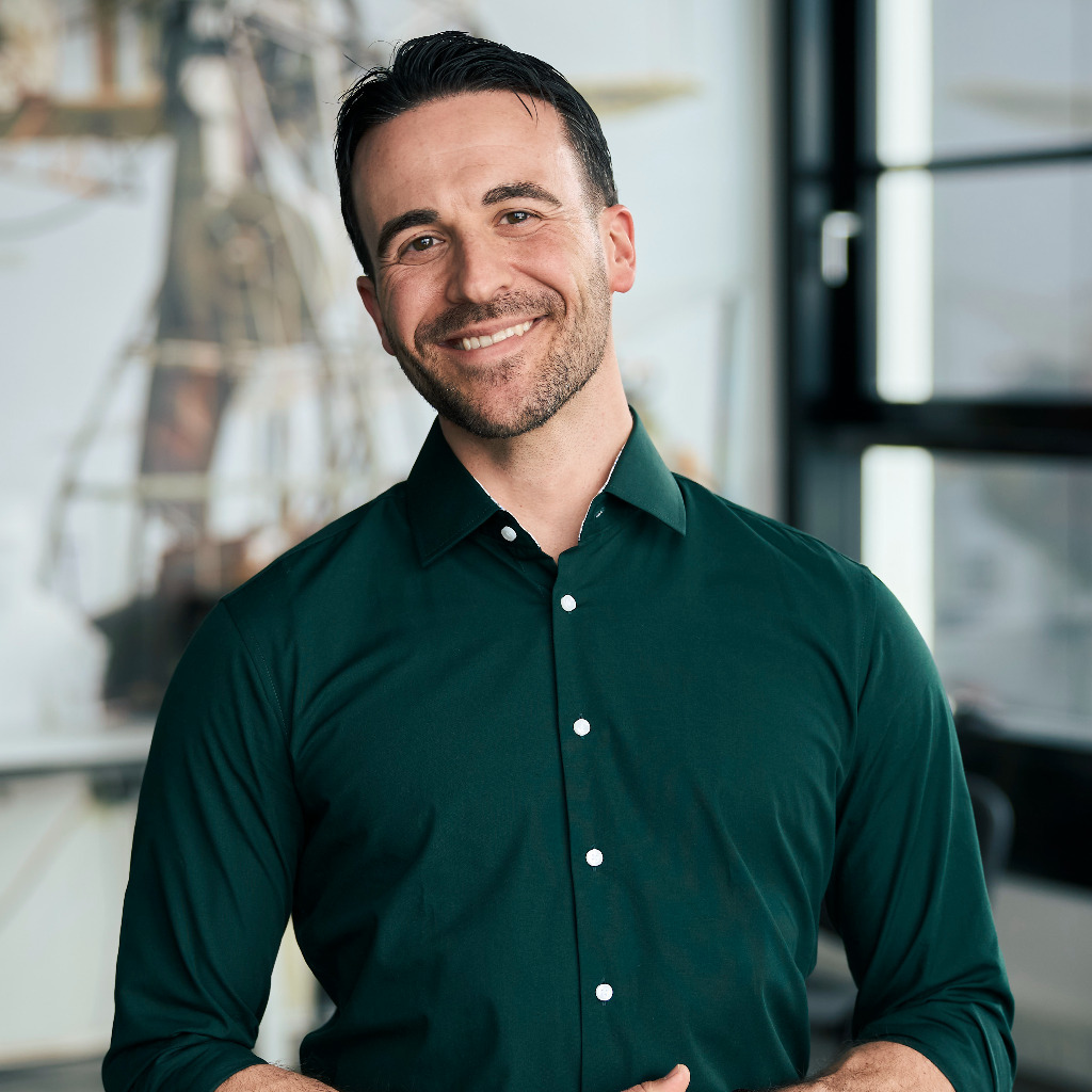 Stefan Böhm Produktmanager IU Internationale Hochschule XING