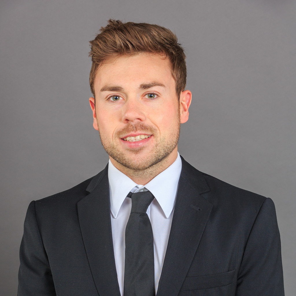 Sebastian Reinhart Manager Financial Services Banking EY (Ernst