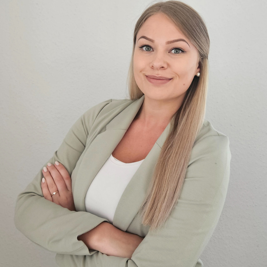 Adriana Remmel Teamleiterin Firmengruppe Logicheck Xing