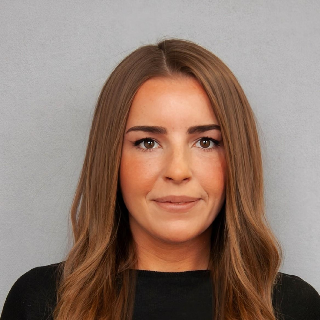 Lisa Frank Marketing Manager FischerHaus GmbH & Co. KG XING