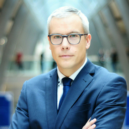 Dr. Felix Greve