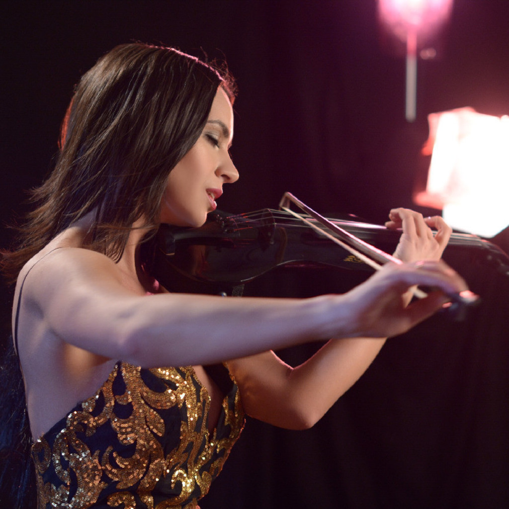 Kate violin. Katie Barlas. Katie Barlas Video.