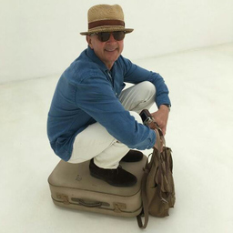 Mag. Volker F. Scheichenost