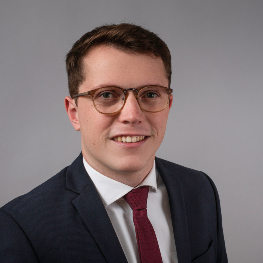 Max Dohle Programmleiter Digitale Fabrik Schwarz Produktion XING