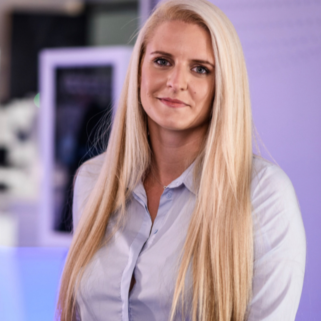 Jenny Thomas Business Consultant Microsoft Dynamics NAV Finance