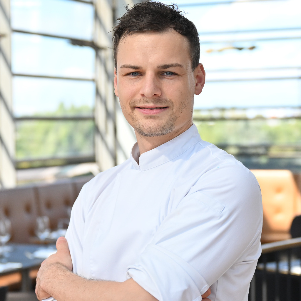 Simon Schmilewski - Sous-Chef - Hotel Vier Jahreszeiten Starnberg | XING Simon Schmilewski - Sous-Chef - Hotel Vier Jahreszeiten... 
