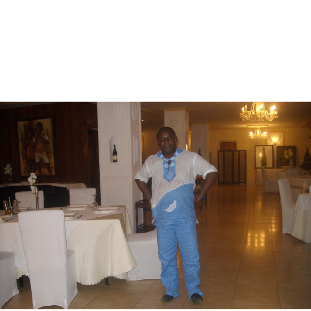 GUY DIDIER MOUSSOUNDA KIMBATSA - Journaliste Web , Gestion en S I-Parcours  Web,Traducteur Comptable. - S.H.I.B.A.C/CFCO ***  CFI***MQQ***Blastingnews.com | XING