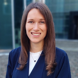 Julia König