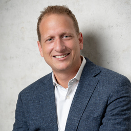 Dennis Knollmann
