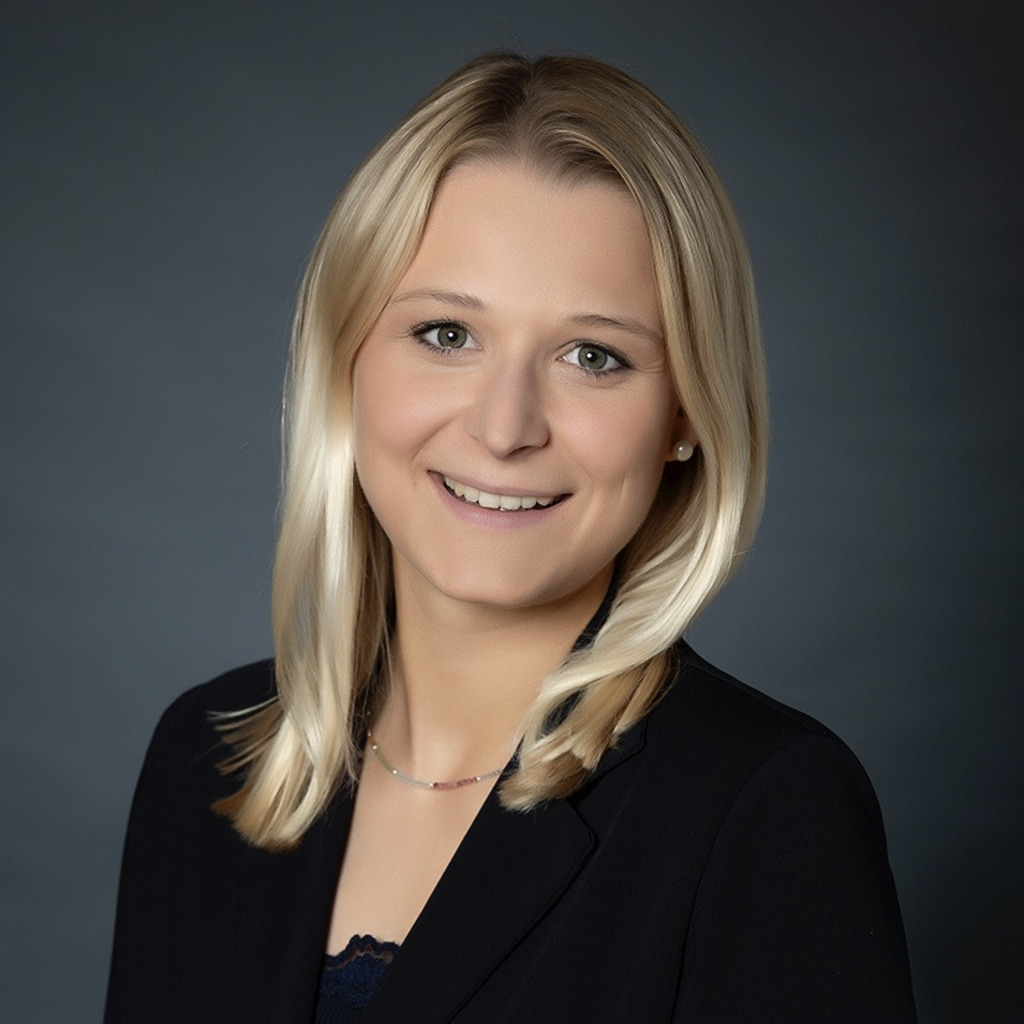 Nina Hausser Sachbearbeiterin Vertriebsinnendienst Becker