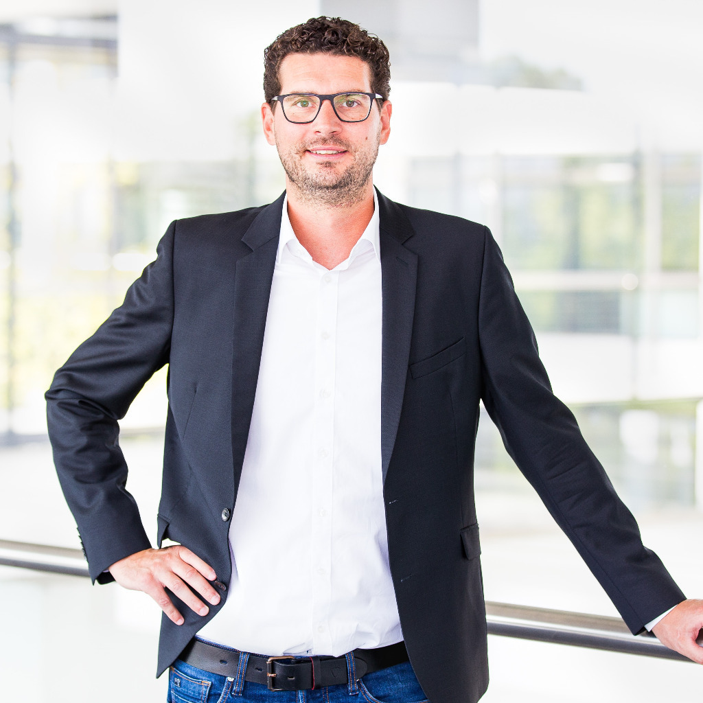 Sebastian Zenker Head of Controlling Schwäbisch Media XING