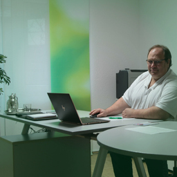 Dr. Walter Riedel