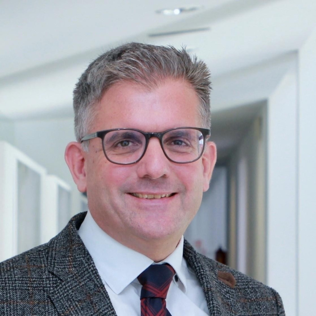 Dr. Andreas Stieger Geschäftsführer Ausbildungszentrum Gesundheit