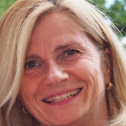 Angela Ernst