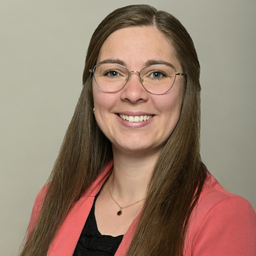 Janine Hils