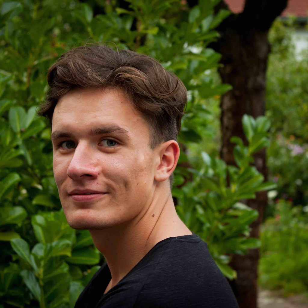 Alexander Röschel Working student marketing & communications SAP XING