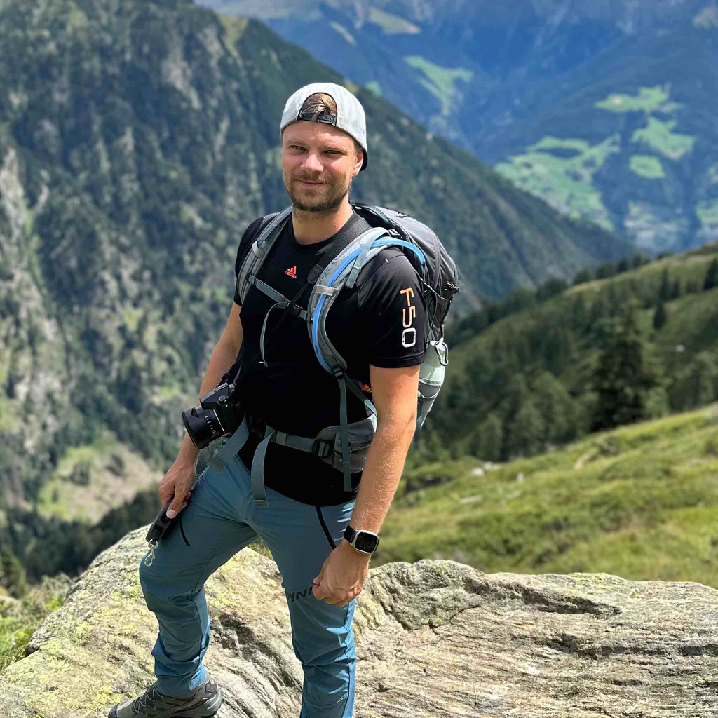Maximilian Erbert Ausbildung zum Mechatroniker Pierburg Pump