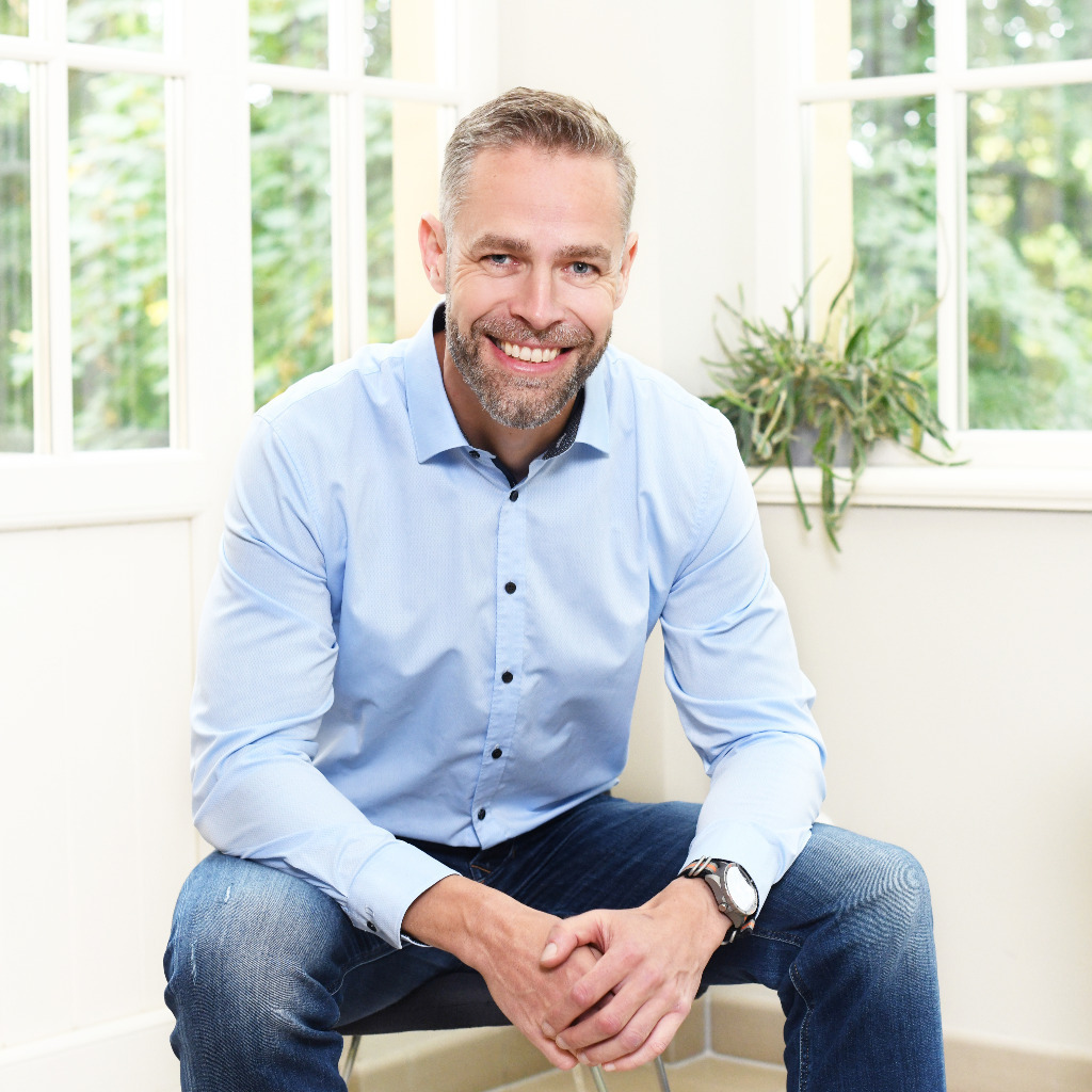 Robert Kotsch Senior Content Specialist chemmedia AG XING