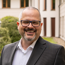 Dr. Christian Schneider