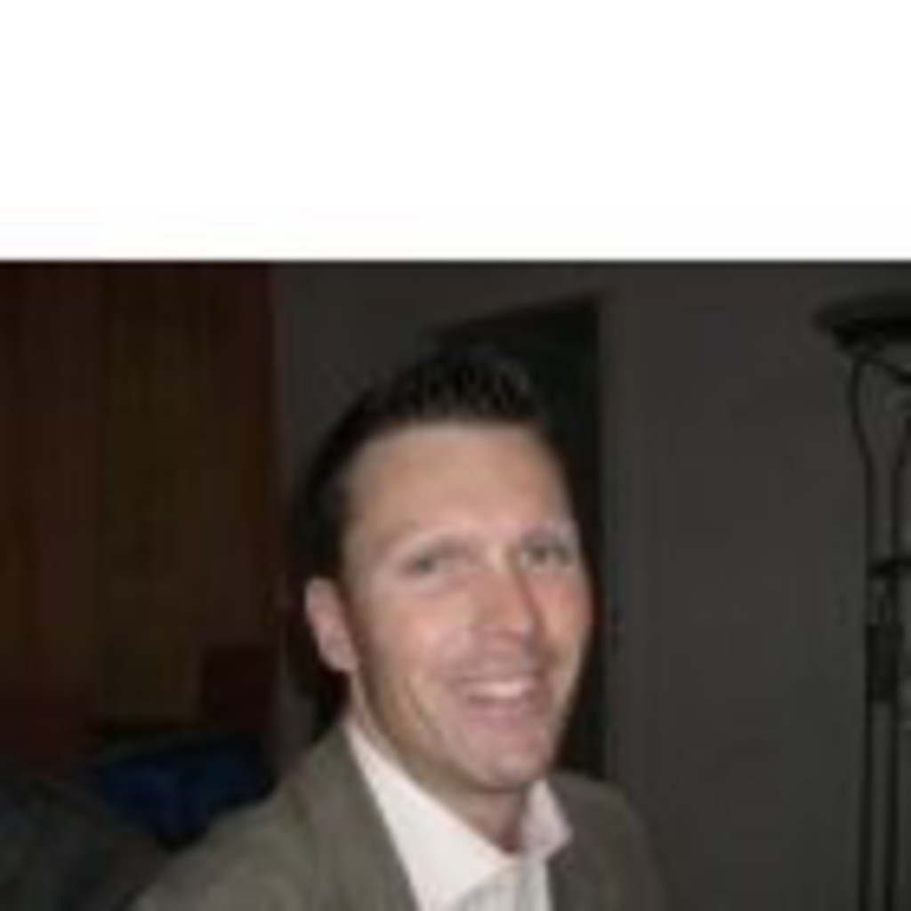 tobias-heinsdorf-it-business-analyst-swiss-re-xing