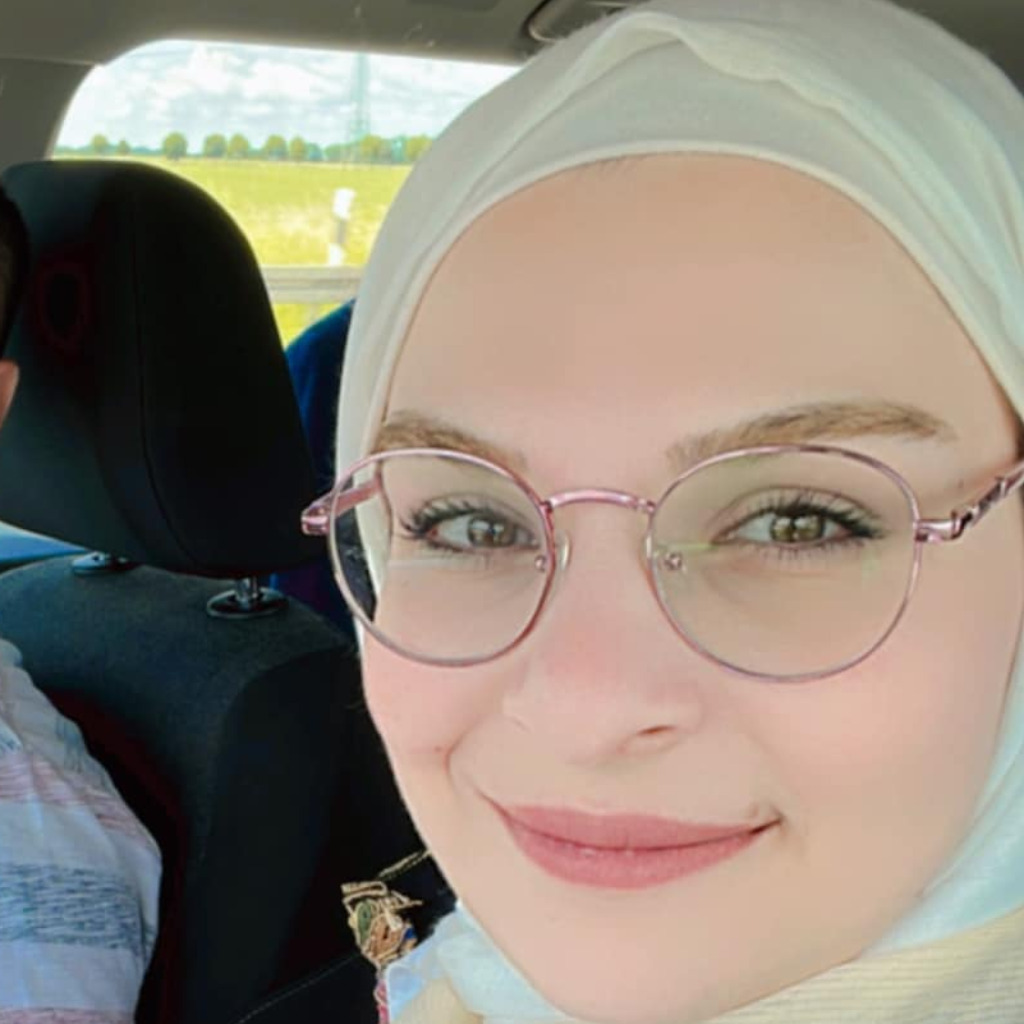 Bayan Khatib  developement SheCodes XING