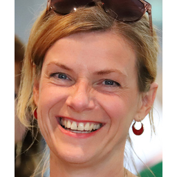 Dr. Julia Ehmer