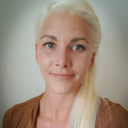 Julia Mayer