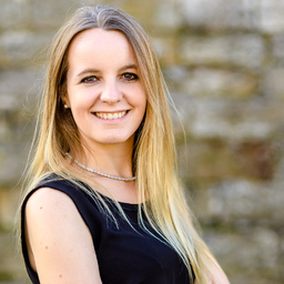 Dr. Carolin Julia Pfenning