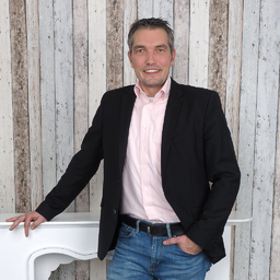 Dr. Kyrre Pinkert