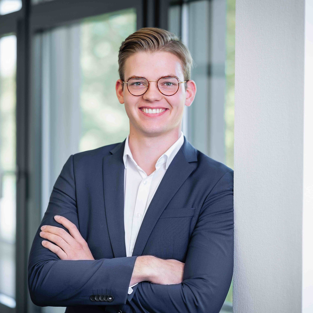 Johannes Schmidbauer Praktikant C2B consulting SA XING