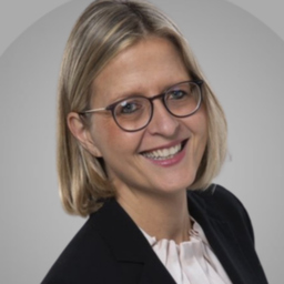 Stephanie van de Straat