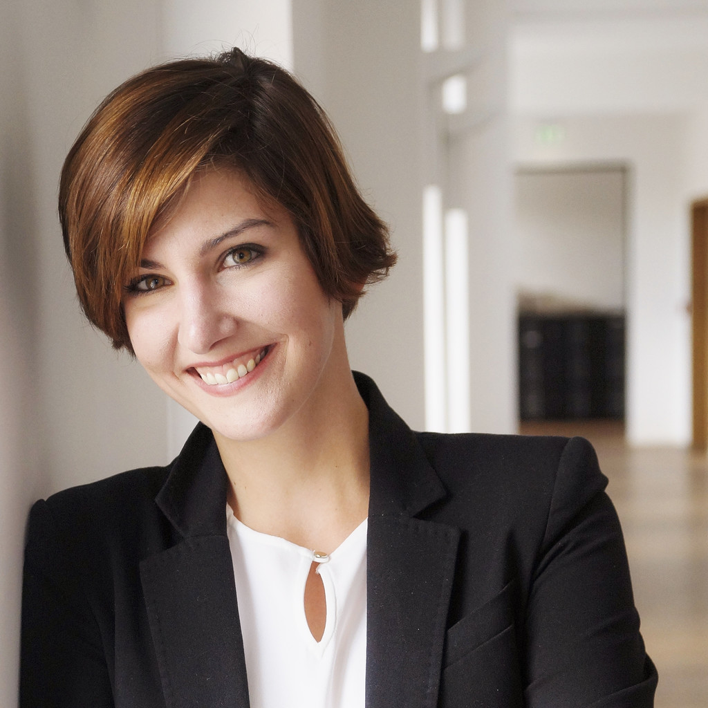 Lisa Wede-Kimmich - Applied Research on Logistics - Hochschule Augsburg