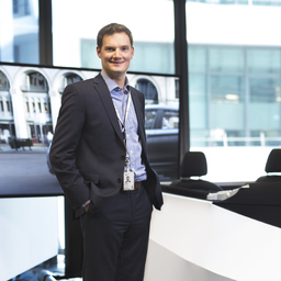 Dr. Daniel Motus