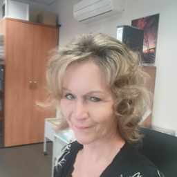 Yvonne Wolf