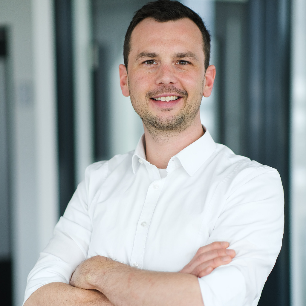 Dr. Alexander U. Kayser Project Management, Product Development and